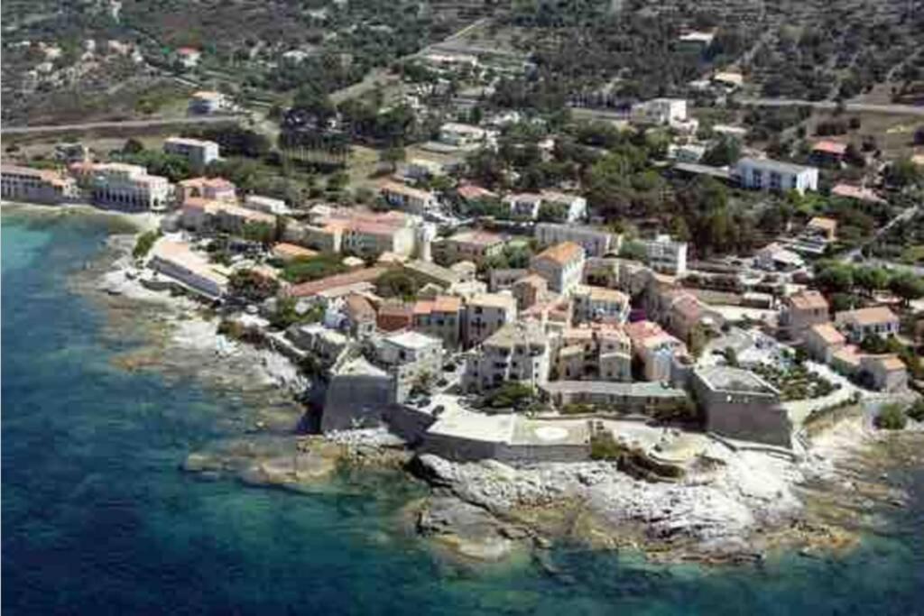 Studio Tout Equipe De 27M2, A 100M De La Mer, Et 500M Des Commerces Algajola  Buitenkant foto